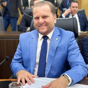 Deputado Cirone Deiró será entrevistado no programa Comando na TV desta quinta-feira, 2 de maio