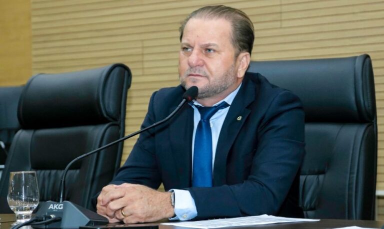 Cirone Deiró celebra os 41 anos da Constituição do Estado de Rondônia