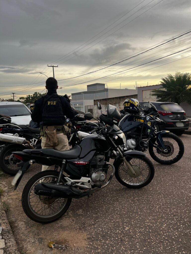 Em Porto Velho-RO, Polícia Rodoviária Federal recupera veículo com restrição de roubo e furto