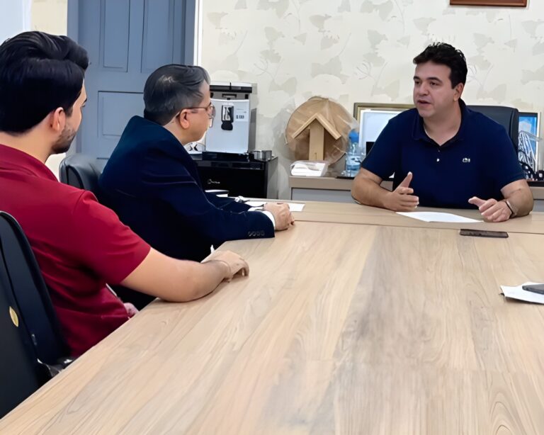 Prefeito em exercício de Cacoal assina decreto que agiliza emissão do ITBI