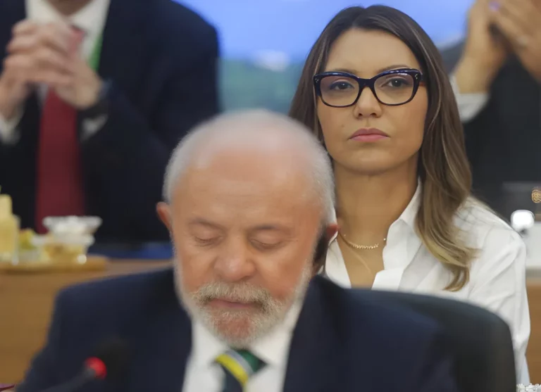 Secom demite aliada de Janja e nomeia estrategista das redes de João Campos