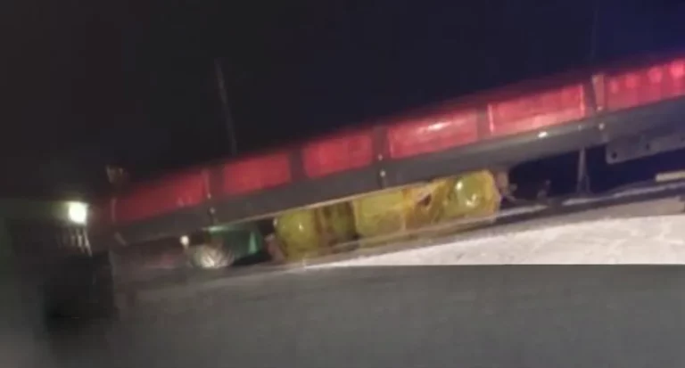 PM apreende arma e objetos roubados após dupla atirar contra guarnição policial