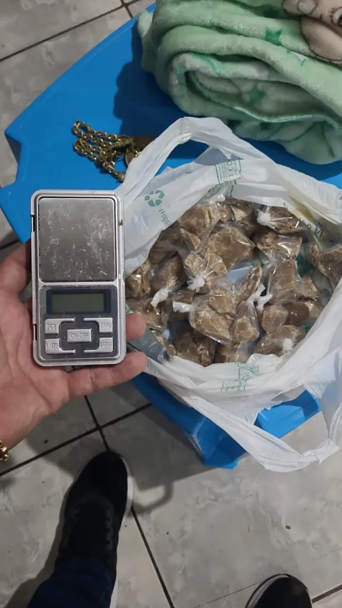 Polícia Civil desarticula grupo envolvido em incêndio criminoso e apreende drogas, armas e materiais inflamáveis