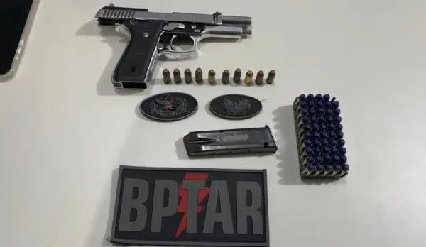 Denúncia de ameaça leva à prisão de comerciante armado na zona leste