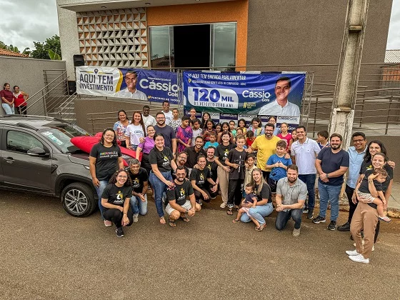 Deputado Cássio Gois entrega veículo zero quilômetro para ABAC em Cacoal