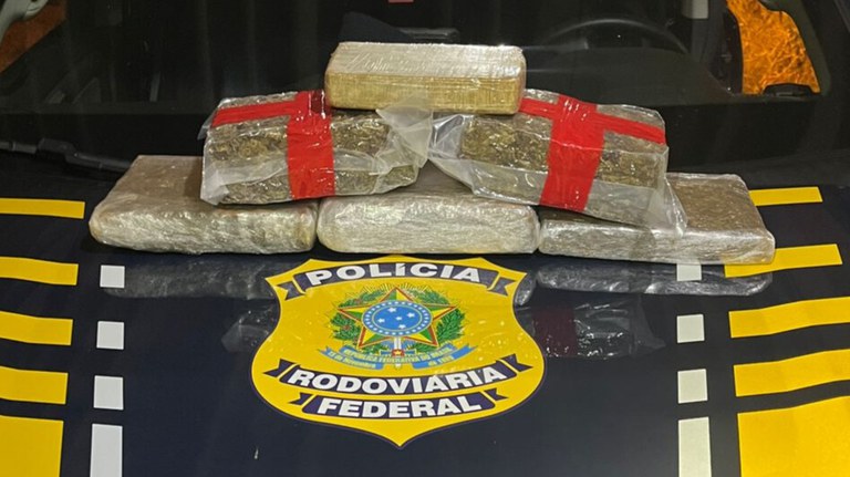 PRF em Rondônia prende homem por tráfico de drogas e corrupção de menores em Porto Velho