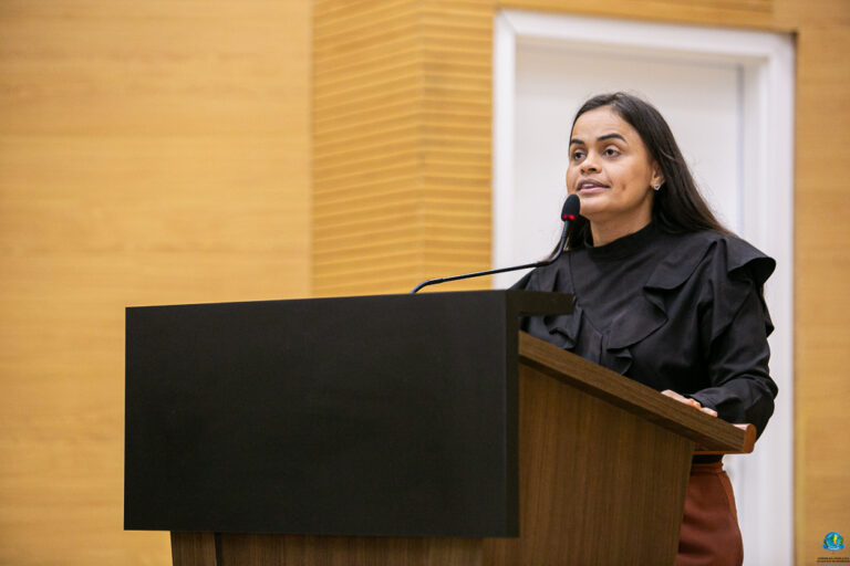 Dra. Taíssa destaca coragem das mulheres e assina projeto de lei em defesa dos soldados da borracha