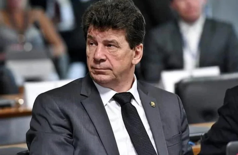 Justiça de Rondônia determina cumprimento de sentença contra Ivo Cassol em meio a debate nacional sobre inelegibilidade