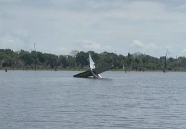 FAB intercepta aeronave vinda da Venezuela com 380 kg de droga na Amazônia