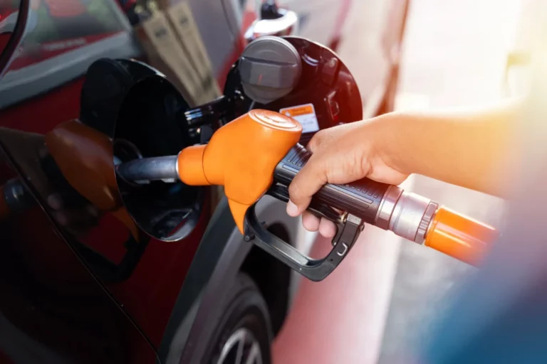 Abastecimento suspeito? Saiba identificar combustível adulterado
