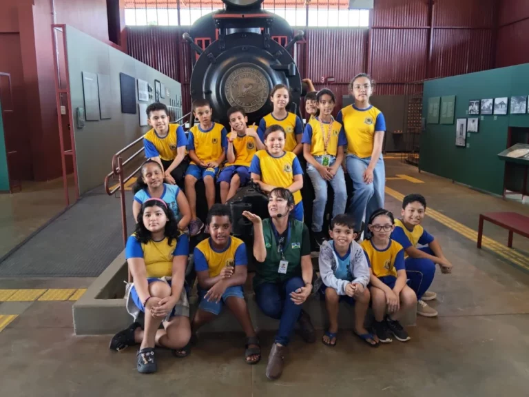 TURISTA APRENDIZ Alunos da rede municipal exploram a história e cultura de Porto Velho