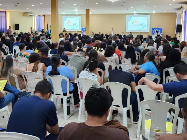 Cerca de 400 servidores da educação participam de formação do Programa Avança Rondônia, em Porto Velho