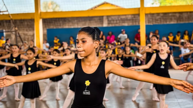 Projeto na Escola Municipal João Ribeiro Soares transforma vidas através da dança