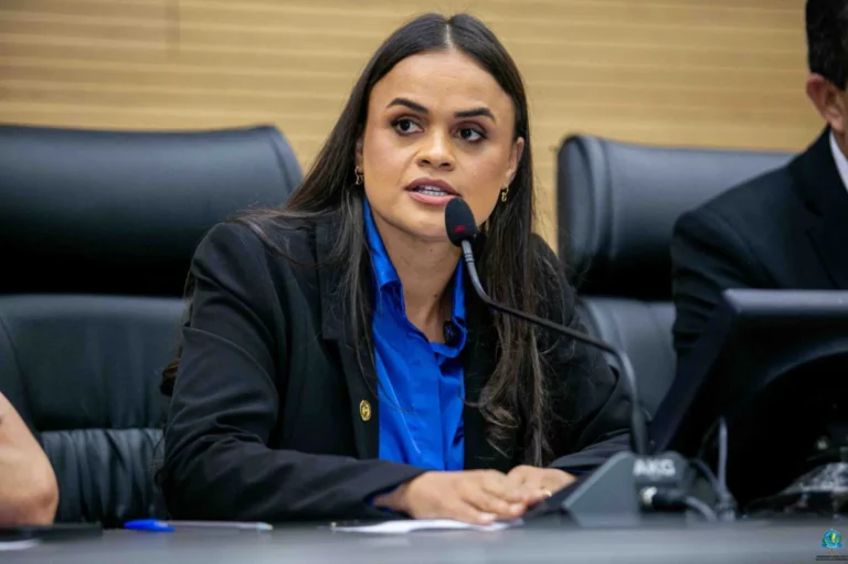 Deputada Dra. Taíssa solicita videomonitoramento inteligente em frente às escolas estaduais