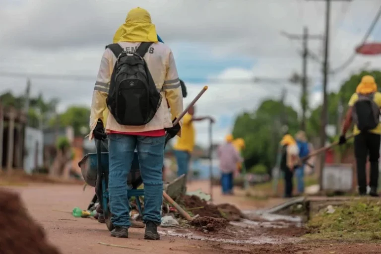Prefeitura intensifica limpeza do sistema de drenagem, mas solicita ajuda da população para evitar alagamentos