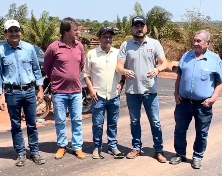 Deputado Jean Mendonça acompanha obras de pavimentação asfáltica em Espigão do Oeste
