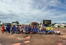 Equipe Natal Solidário distribui brinquedos e cestas básicas em ação social no Riozinho
