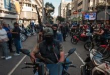 Repressão se intensifica na Venezuela após crise política e militar