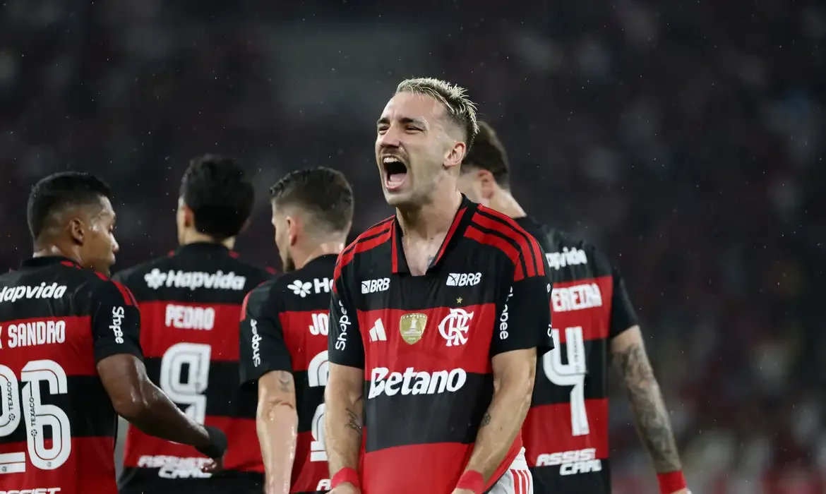 REUTERS/Sergio Moraes/Proibida reprodução Soccer Football - Brasileiro Championship - Flamengo v Remo - Estadio Maracana, Rio de Janeiro, Brazil - March 19, 2026 Flamengo's Leo Ortiz celebrates scoring their first goal