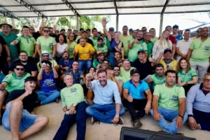 Hildon percorre oito municípios em cinco dias e firma compromissos com a população